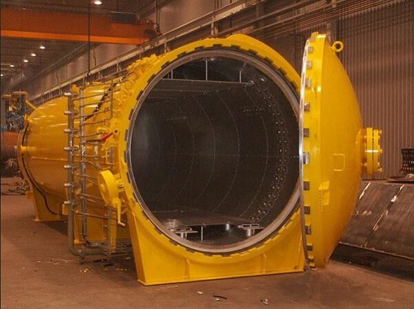 Horizontal Tank High Pressure Autoclave With Inflatable Seals / Circulation Fan And Accurate Temperature Controller